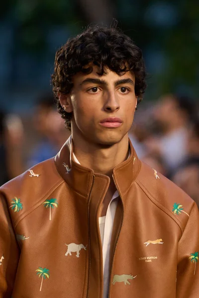 Look 143